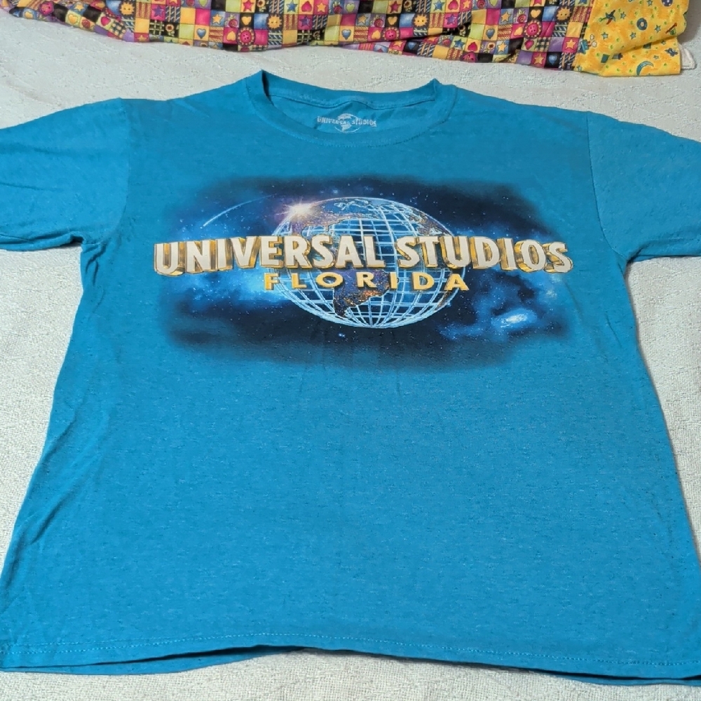 Universal Teal Graphic Tee with Gold Logo - Kids